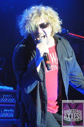 Popstar of Chickenfoot Mod Club Toronto, Ontario, picture